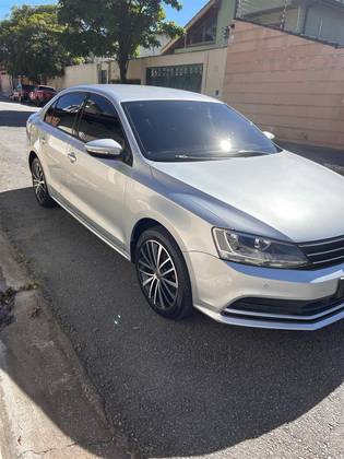 VOLKSWAGEN JETTA 2.0 COMFORTLINE FLEX 4P TIPTRONIC VOLKSWAGEN JETTA 2.0 COMFORTLINE FLEX 4P TIPTRONIC